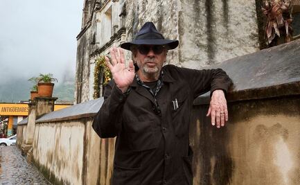 ¡Tim Burton ya está en México!, el cineasta fue captado de paseo por Tepoztlán