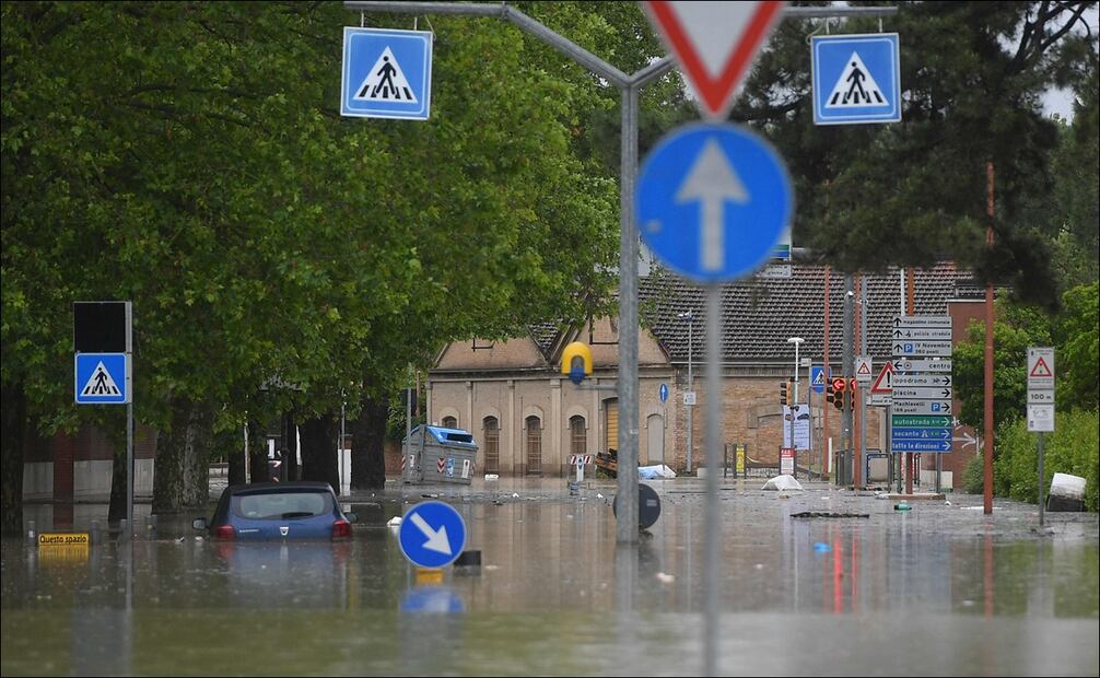 Las inundaciones y fuertes lluvias provocaron la cancelación del GP de Ímola - Foto: AFP