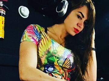 Ingrid Brans comparte sensual foto desnuda en la cama