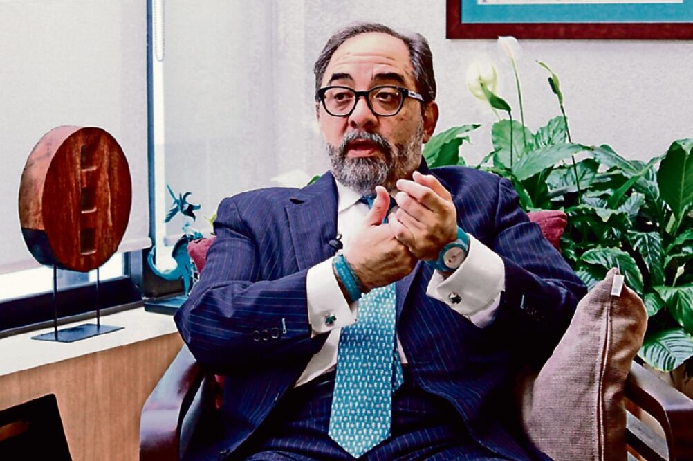 El presidente nacional del Panal aseguró que su patrimonio incluye una casa en Coyoacán con valor de 300 mil pesos, que aún no termina de pagar (ARCHIVO EL UNIVERSAL)