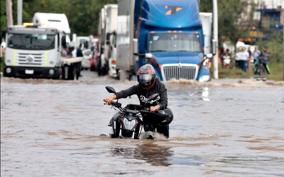 Lluvias provocaron el desbordamiento del río Arroyo Seco en Tlajomulco de Zúñiga, Jalisco, el 9 de septiembre de 2025. Foto: AFP