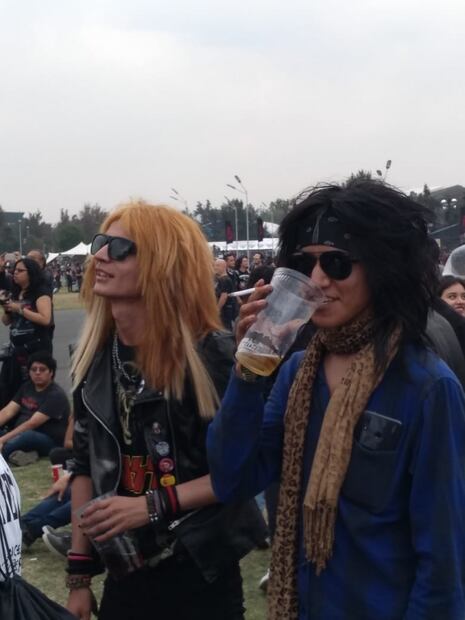 Glam, cerveza y maquillaje de Kiss inundan el Domination