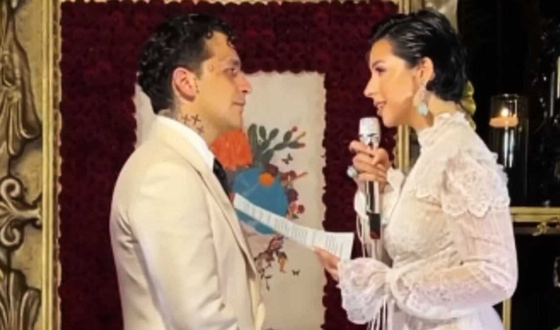 Christian Nodal y Ángela Aguilar contrajeron matrimonio, por la vía de lo civil, hace un año, el 24 de julio de 2024.
Foto: Especial