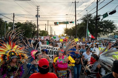 Mexicano asesinado por ICE no intentó embestir a agentes, dicen migrantes que iban con él: The Washington Post; "estaban a los lados"