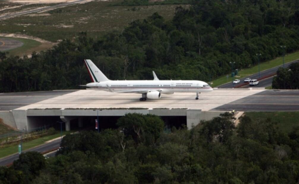 Luxurious presidential plane returns to Mexico