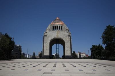 Apagan fuente del Monumento a la Revolución ante contingencia por Covid-19