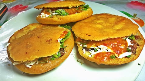 ¿Cuántas calorías tienen las gorditas de chicharrón? 