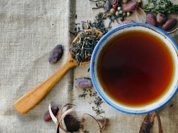 Esta infusión con miel te ayuda a desinflamar el estómago