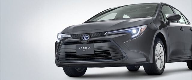 ¿De cuánto es el enganche del Toyota Corolla 2026?