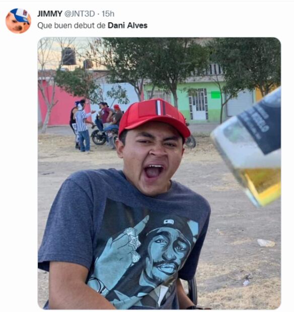 Dani Alves debutó con Pumas y los memes no lo perdonan