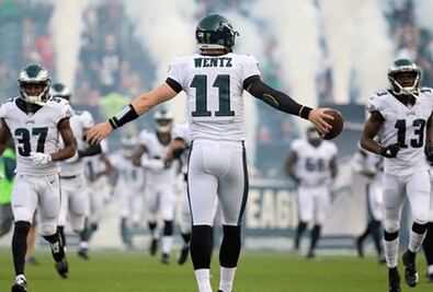 Wentz sale a burlar a Panthers