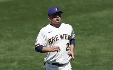 El mexicano Luis Urías es reconocido por hacer la Jugada de la Semana en Grandes Ligas