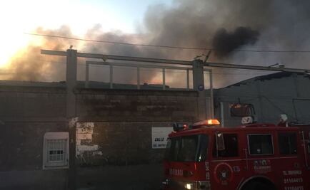 Controlan incendio en bodega de Xalostoc