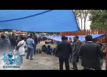 CNTE bloquea todos los accesos a la Cámara de Diputados