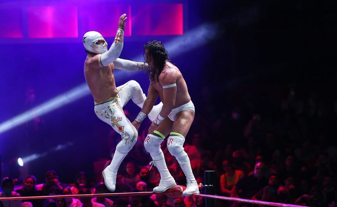 Místico contra Volador Jr - FOTO: Gonzalo López / El Universal