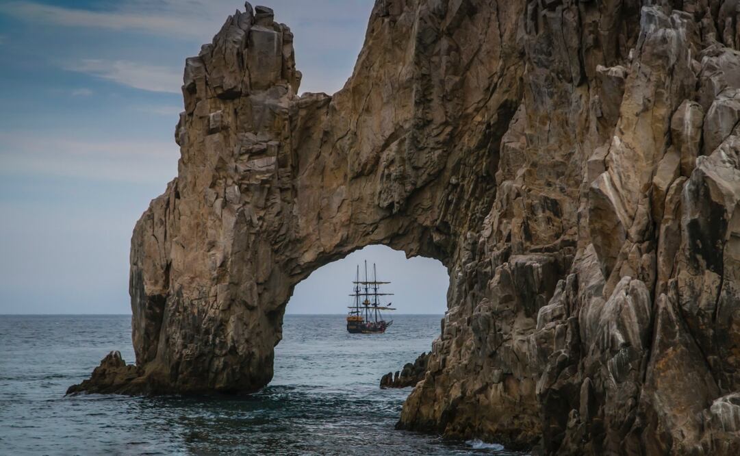¿Te ha tocado ver el Arco de Los Cabos con o sin playa? Foto: Unsplash. Stephen Leonardi