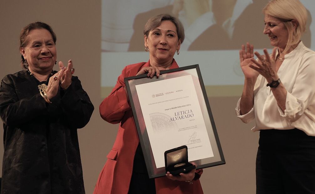 Ceremonia de entrega de la Medalla Bellas Artes en la disciplina de Danza a Leticia Alvarado y Vicente Silva. Fotos: Berenice Fregoso/ EL UNIVERSAL.