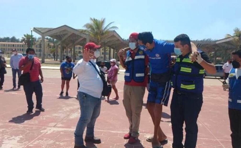 Mario Aurelio, joven con gigantismo, cumple su sueño de conocer la playa Miramar