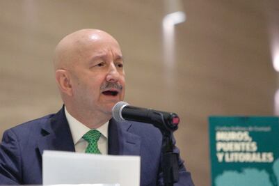 Ingresa Salinas a consejo de Harvard