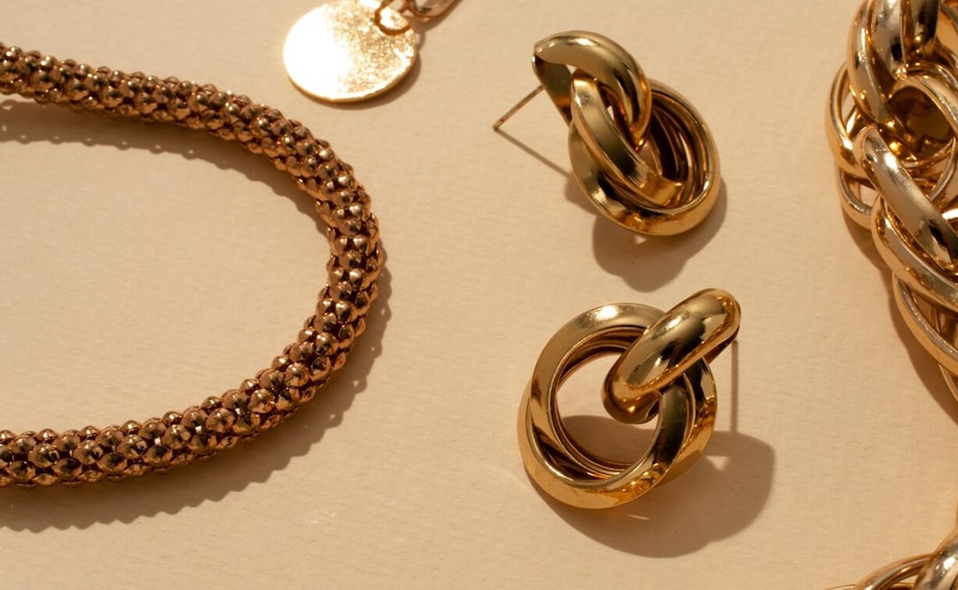 De acuerdo con datos de Investing.com, el precio del oro se ha incrementado en lo que va de año hasta 21.9%, alcanzando un precio promedio de 3,145 pesos. Foto: Unsplash