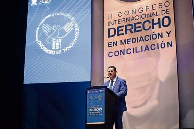 Analizan métodos de justicia alternativa en controversias