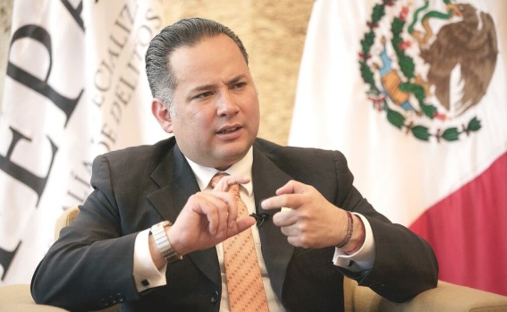 Entre denuncias y orgullo, así ha sido el pleito de Santiago Nieto y Emilio Lozoya 
