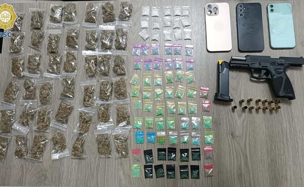 Capturan a tres sujetos que presuntamente extorsionaron y balearon a un ciudadano en Iztapalapa.
Foto: Especial.