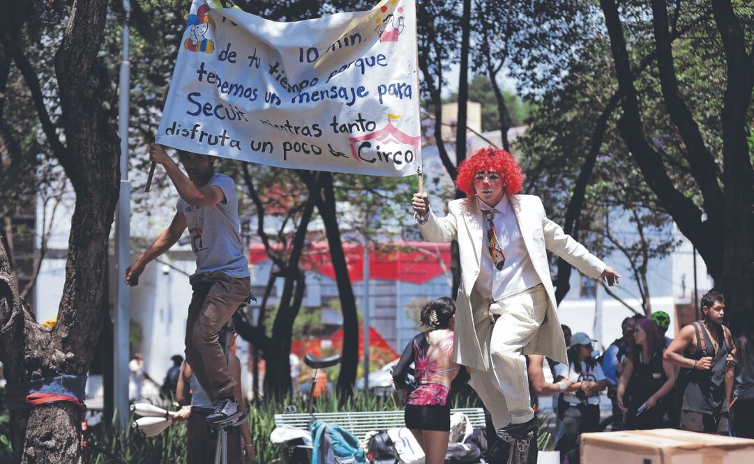 En el Parque de la Bombilla, alrededor de 100 artistas protestaron con actos y shows. Foto: de Fernanda Rojas. El Universal