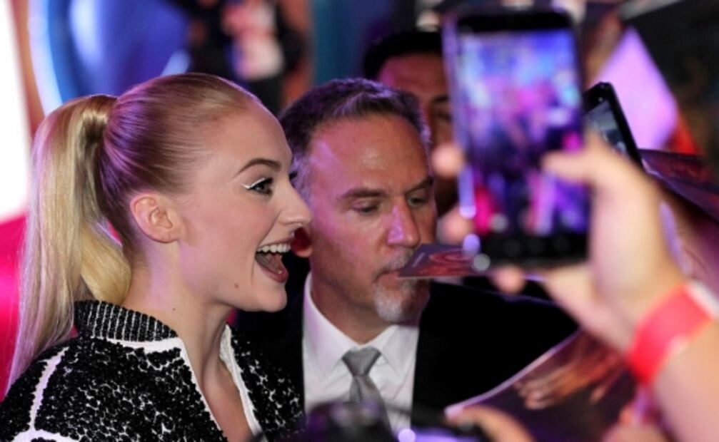 Sophie Turner y Jessica Chastain consienten a fans de X-Men