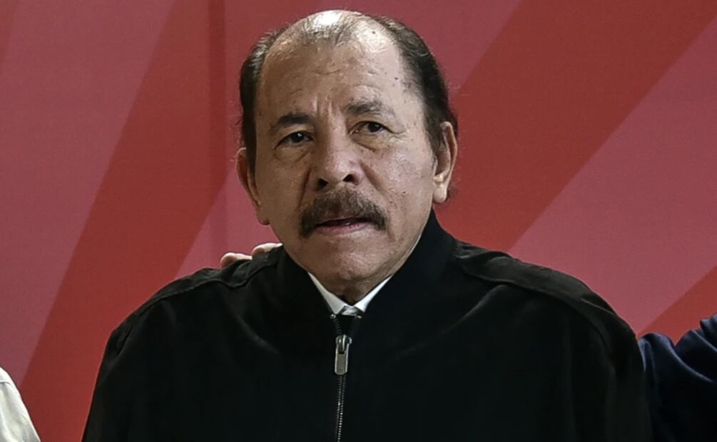 El presidente de Nicaragua, Daniel Ortega, posa para la foto en una cumbre del ALBA en el Palacio de la Revolución en La Habana, Cuba, el martes 14 de diciembre de 2021. Foto: AP
