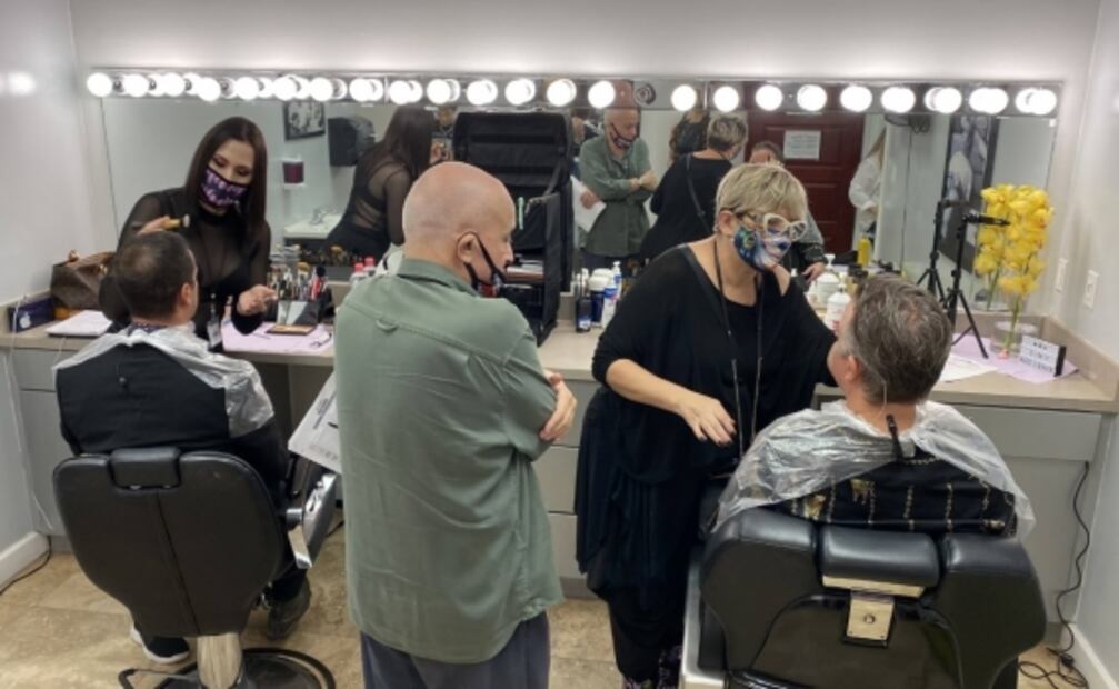 En una 'burbuja sanitaria' y con homenaje a Juan Gabriel, la nueva temporada de "A Tiny Audience"