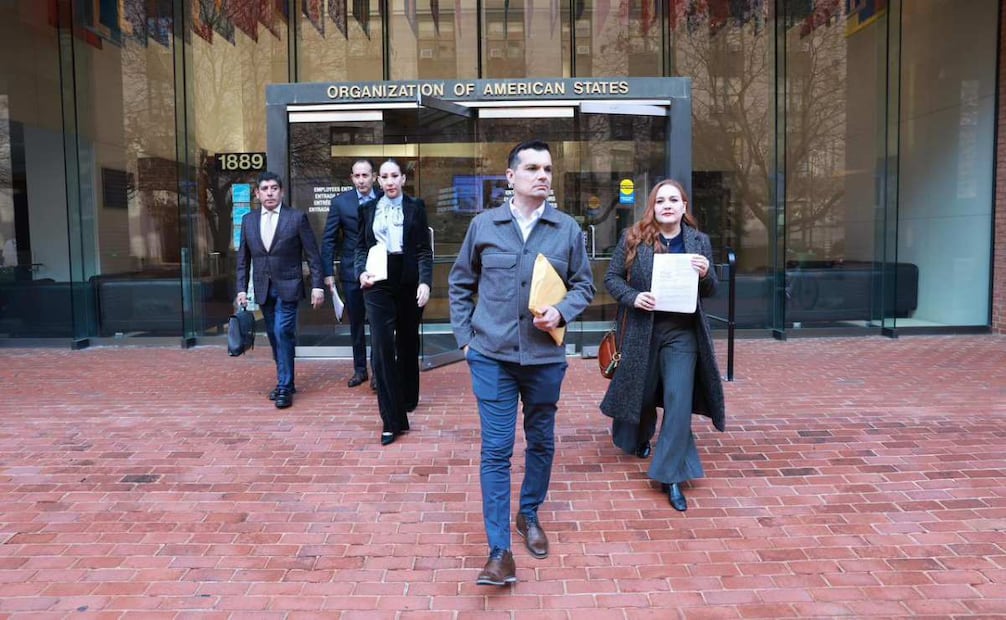 Representantes del PAN acudieron a la sede de la Comisión Interamericana de Derechos Humanos en Washington para solicitar apoyo en el esclarecimiento de presunta represión a jóvenes que participaron en la marcha de la Generación Z (26/11/25). Foto: Especial