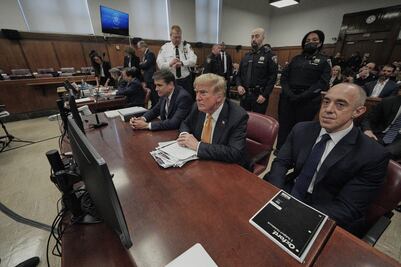 Fiscal de EU despide a 20 empleados que trabajaron en casos penales contra Trump; reportan; fiscales y abogados entre los cesados