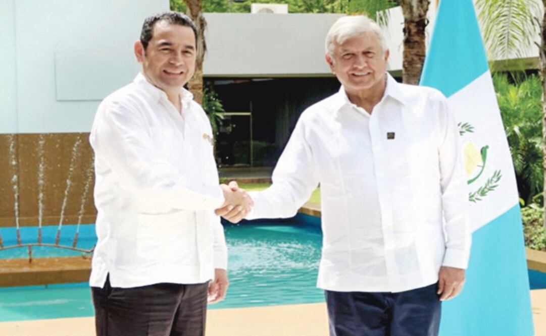 Jimmy Morales and López Obrador – Photo: Courtesy/EL GRÁFICO