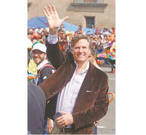 Christopher Landau se despide de embajada