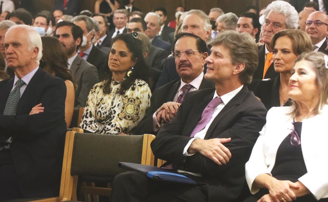 Entre los asistentes al homenaje del expresidente Miguel de la Madrid destacaron el Lic. Juan Francisco Ealy Ortiz, Presidente Ejecutivo y del Consejo de Administración de EL UNIVERSAL, y su esposa Perla Díaz de Ealy. Foto: Carlos Mejía/ EL UNIVERSAL