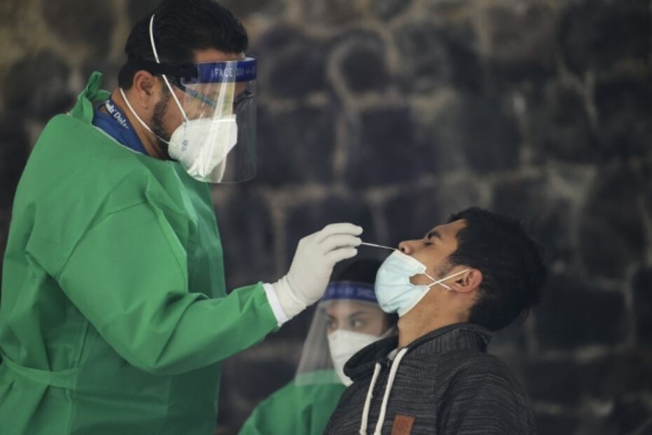 Tercera ola provoca que miles acudan por una prueba de Covid-19 en Toluca