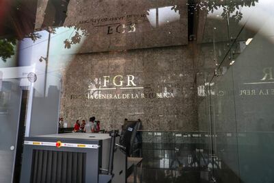 Vinculan a proceso a 4 agentes de la FGR robo y tortura