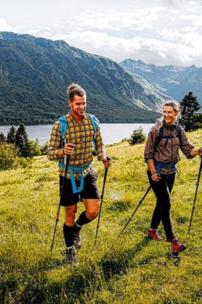 Caminatas en distintas ocasiones ayudan a mejorar la salud el corazón. Foto: iStock