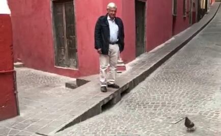 Toma López Obrador con humor burlas en redes