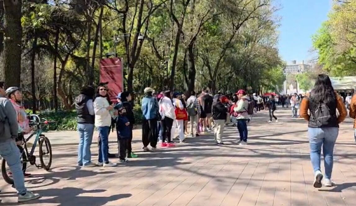 Arranca vacunación contra el sarampión en la CDMX; largas filas se registran en Chapultepec. Foto: Captura de pantalla