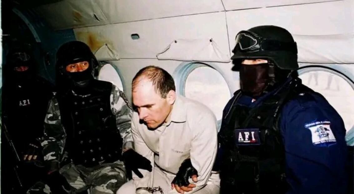 Osiel Cárdenas Guillén en 1999 formó el Cártel de los Zetas, pero en 2003 fue arrestado y posteriormente extraditado a EU. Foto: @MataSalas123