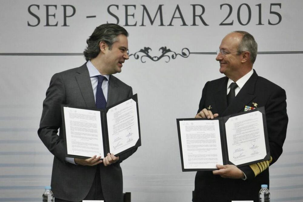 La SEP y Semar firman convenio para otorgar becas de inglés a marinos. Foto: Yadín Xolalpa/EL UNIVERSAL