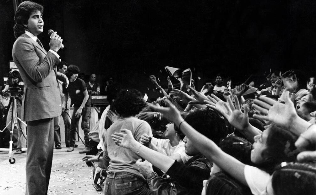 EL UNIVERSAL consideró a “No, No Puede Ser”, cantada por José Luis Rodríguez, como la mejor canción de 1969, por su “un llamado a la cordialidad y fraternidad.”. Su compositor, el venezolano Dioni López, mencionó que su intención era “que las olas del mar llevaran a todo el mundo mi canción”. Foto: ESPECIAL.