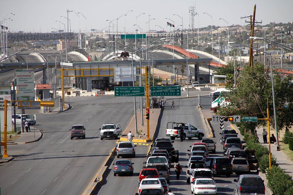 Alerta SAT de empresas que engañan para introducir autos "chocolate" a México