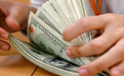 Cierra dólar al menudeo en $18.28