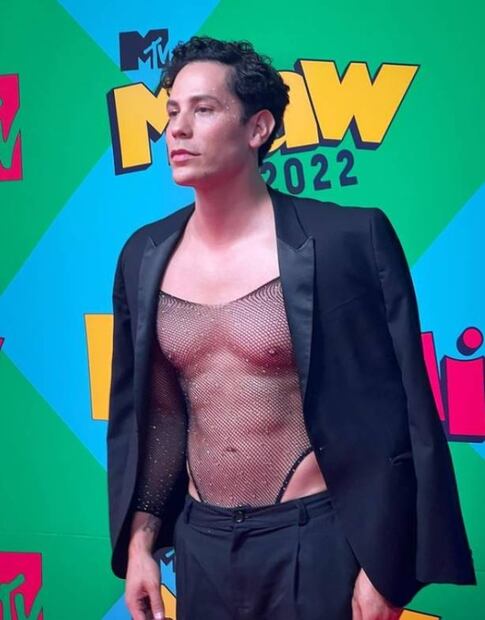 Sexy y de blanco, así lució Danna Paola en los MTV Miaw