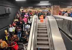 Caos en Bellas Artes e Hidalgo por rehabilitación de Línea 2 del Metro; usuarios tardan 12 minutos en cruzar andenes