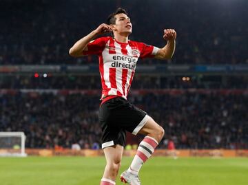 'Chucky' Lozano entre los mejores 50 futbolistas del mundo