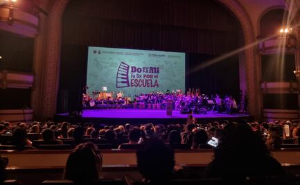 Clara Brugada entrega 3 mil 930 instrumentos musicales a estudiantes de primaria de la CDMX